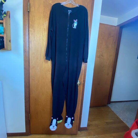 GUC Nick & Nora Footed Pajamas Women’s XXL Black Frenchie Dog Fleece One Piece - Picture 1 of 5